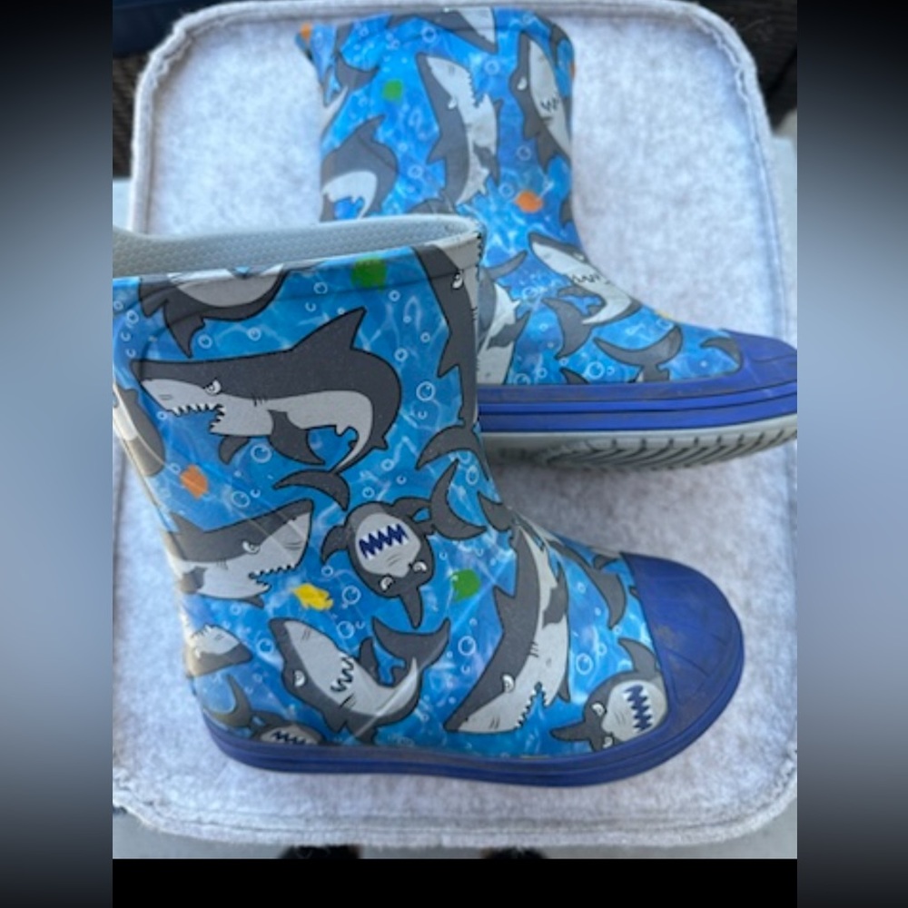 Croc size 11 rain boots